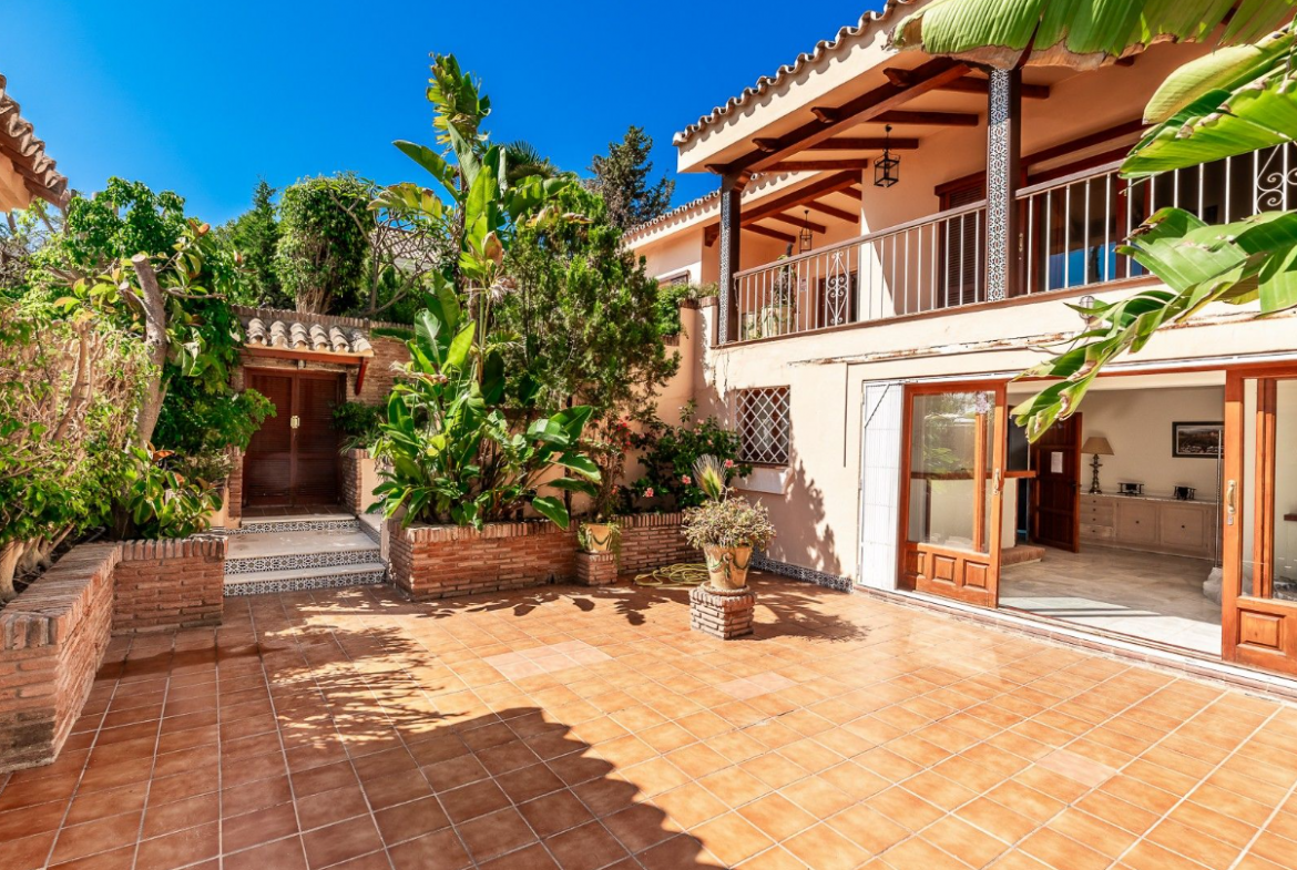 Rio Real Marbella villa 4 Bedrooms