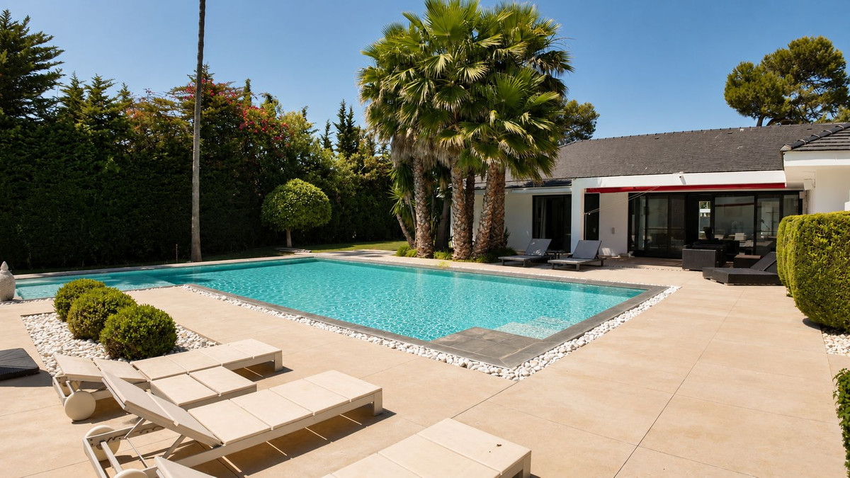 Guadalmina Baja San Pedro Alcantara villa 6 Bedrooms