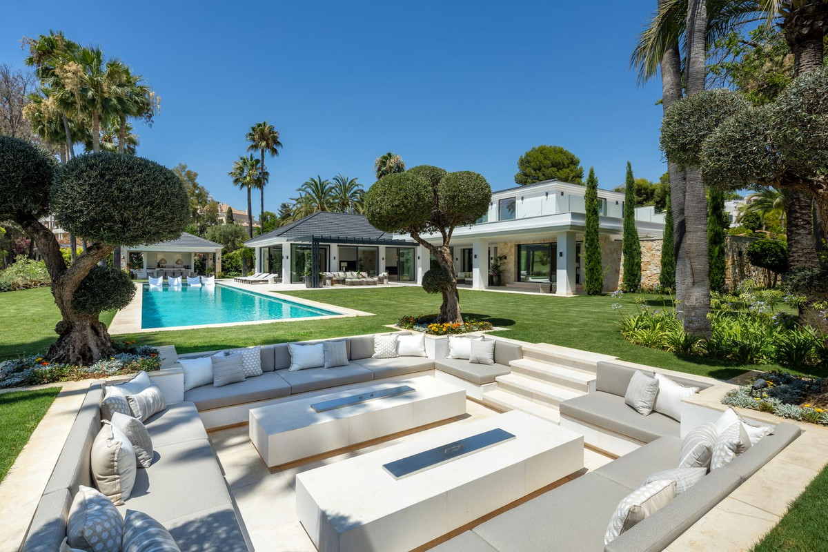 luxo-estate-4 Nueva Andalucia Marbella villa 7 Bedrooms
