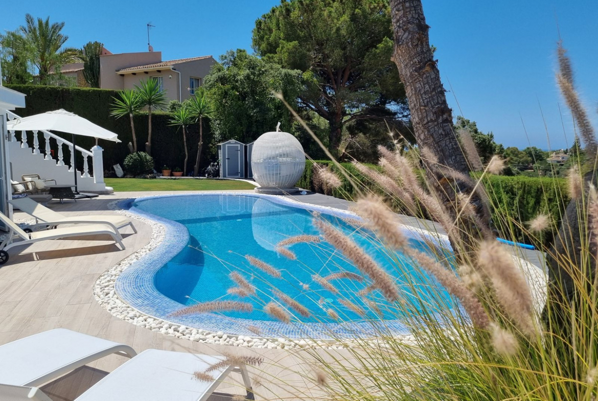 Elviria Marbella villa 5 Bedrooms
