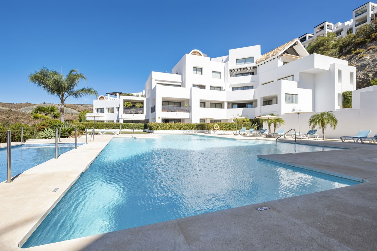 luxo-estate-4 Los Flamingos Benahavis penthouse 3 Bedrooms