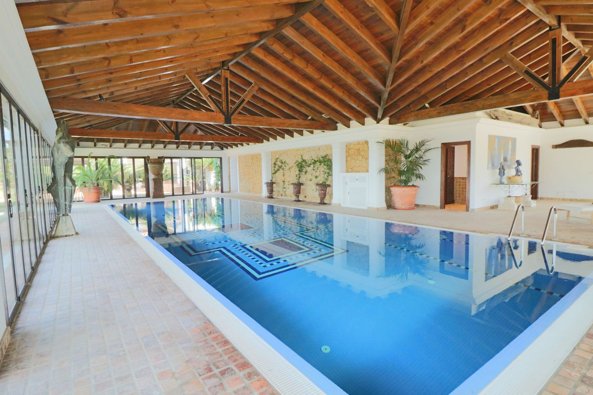 luxo-estate-4 La Mairena Marbella country-house 7 Bedrooms