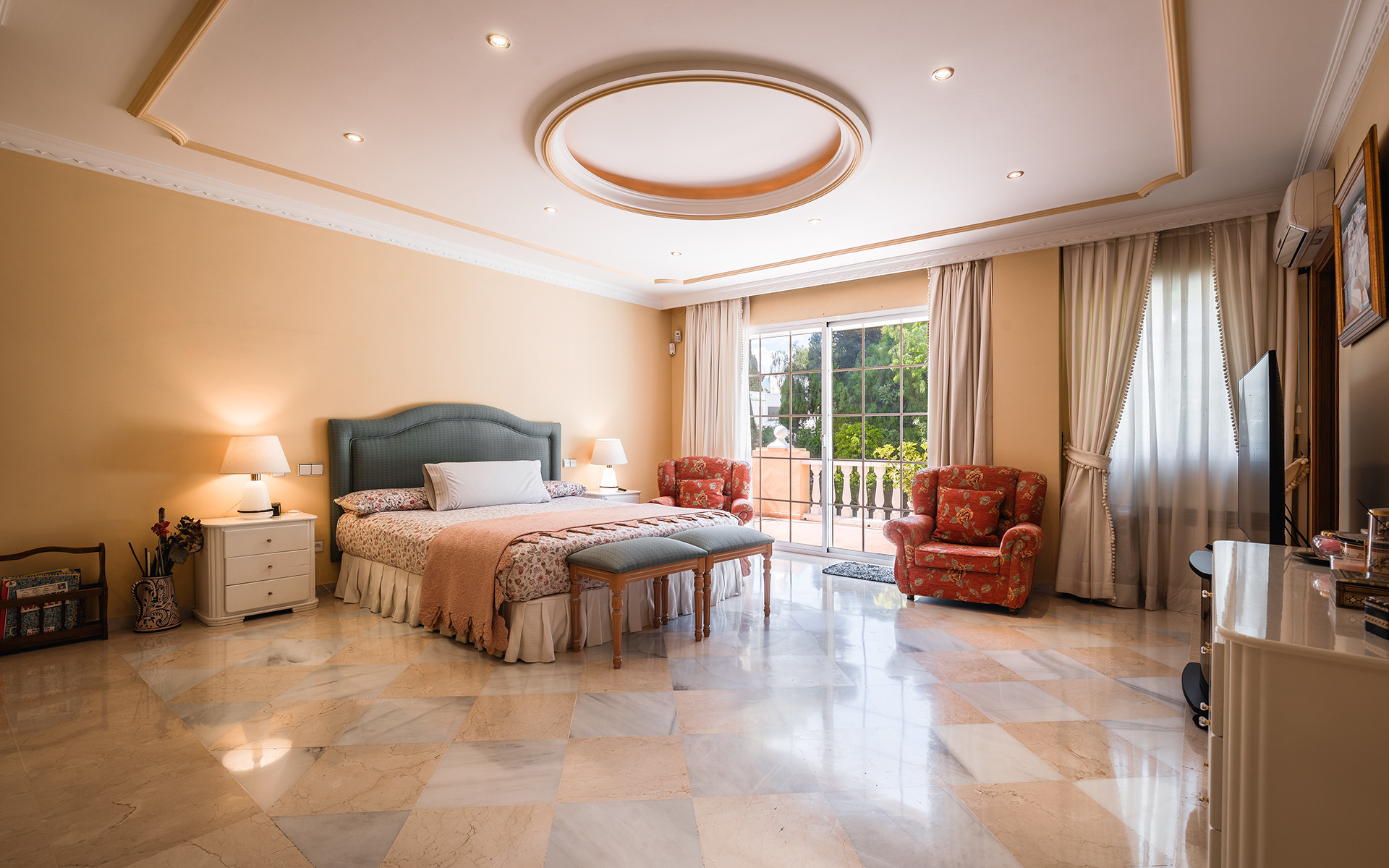 Nueva Andalucia Marbella villa 5 Bedrooms