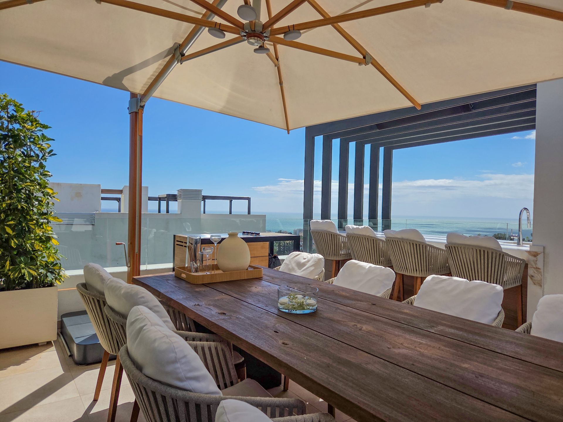 luxo-estate-4 Marbella Golden Mile Marbella villa 4 Bedrooms