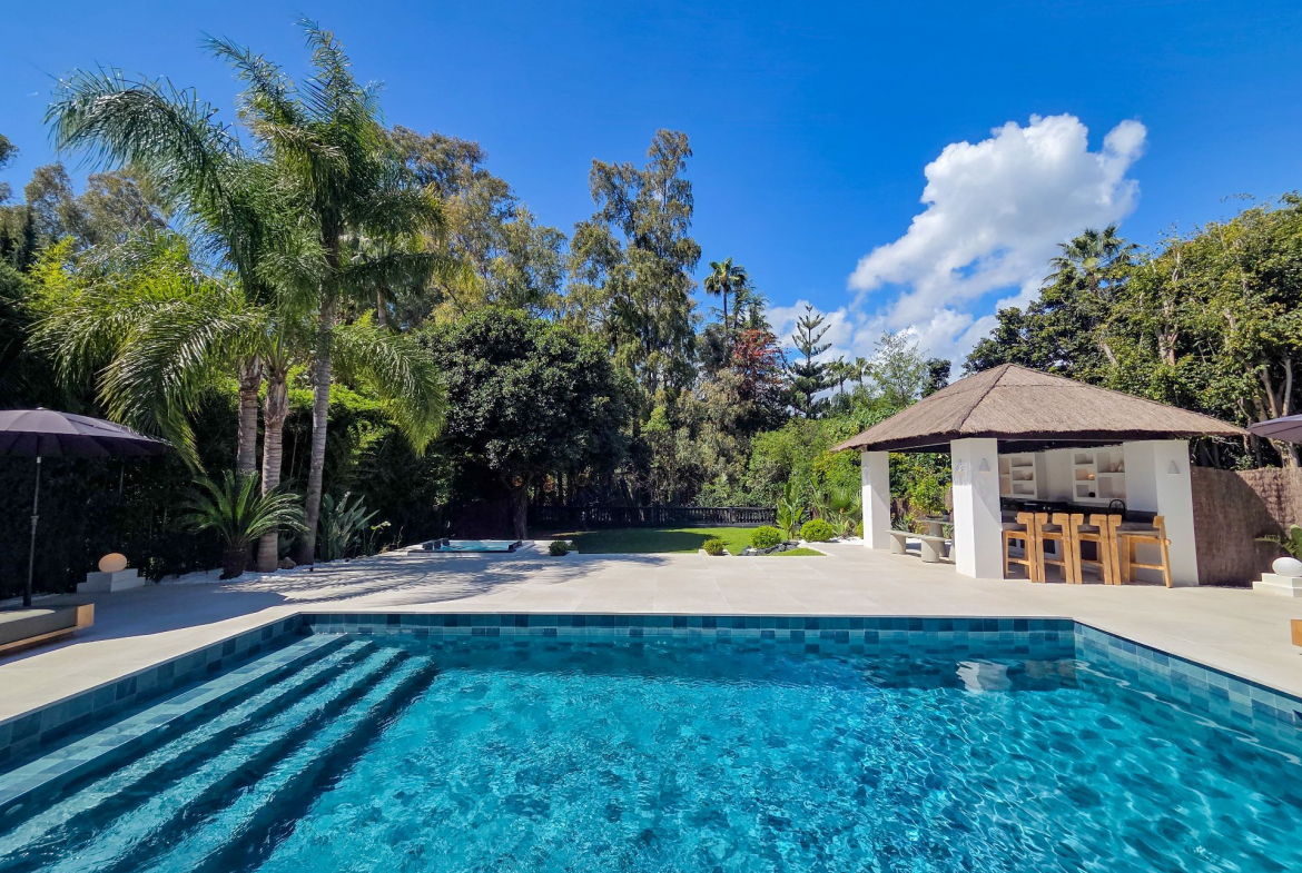 Nueva Andalucia Marbella villa 5 Bedrooms