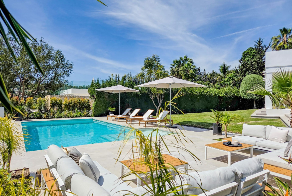 Nueva Andalucia Marbella villa 5 Bedrooms