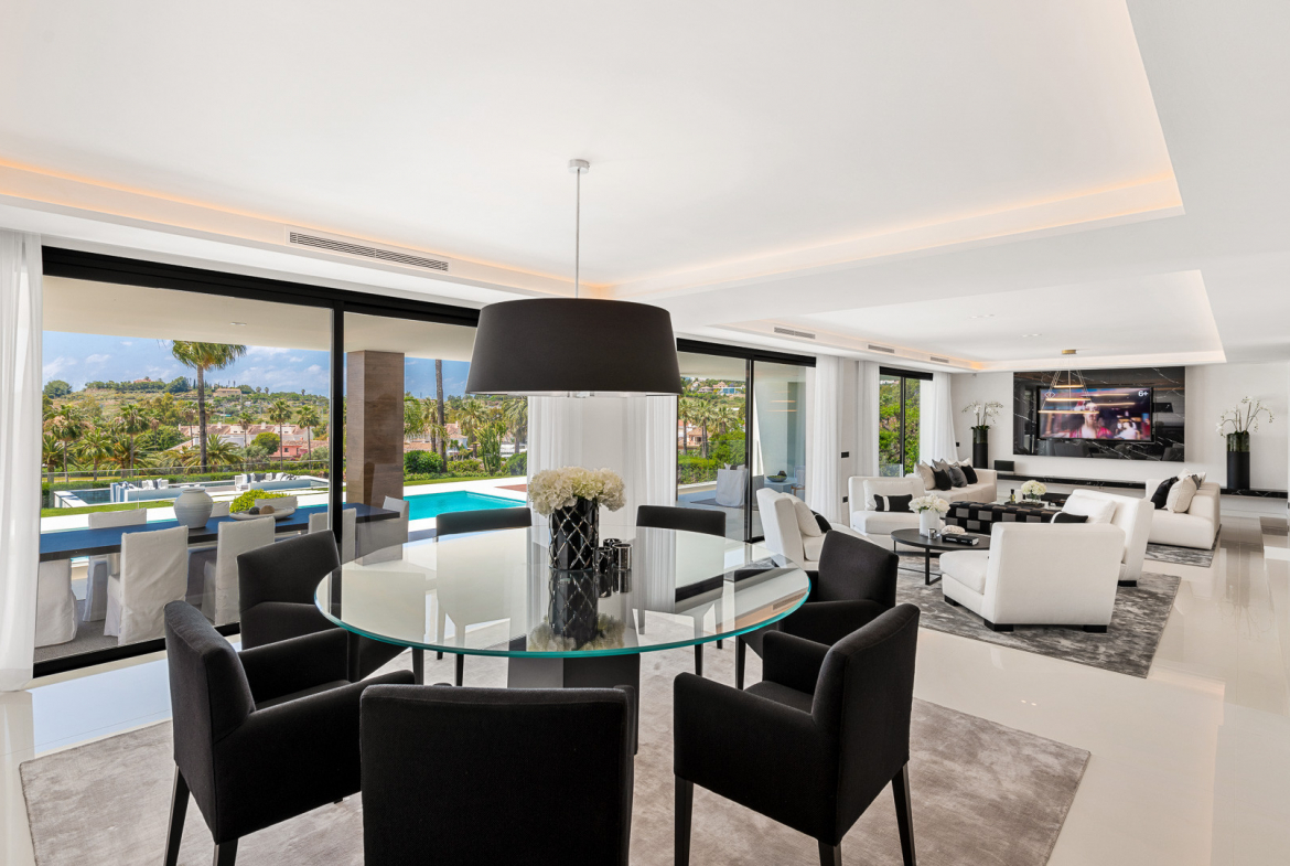 Nueva Andalucia Marbella villa 6 Bedrooms