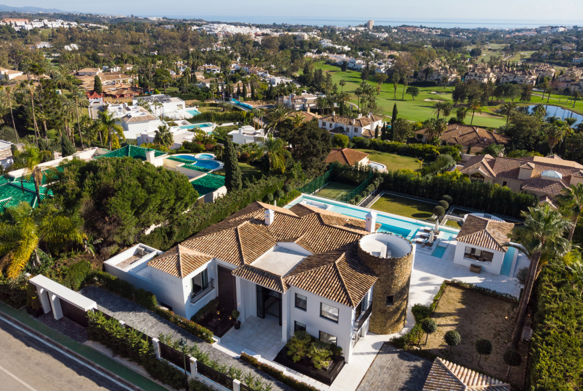 Nueva Andalucia Marbella villa 5 Bedrooms