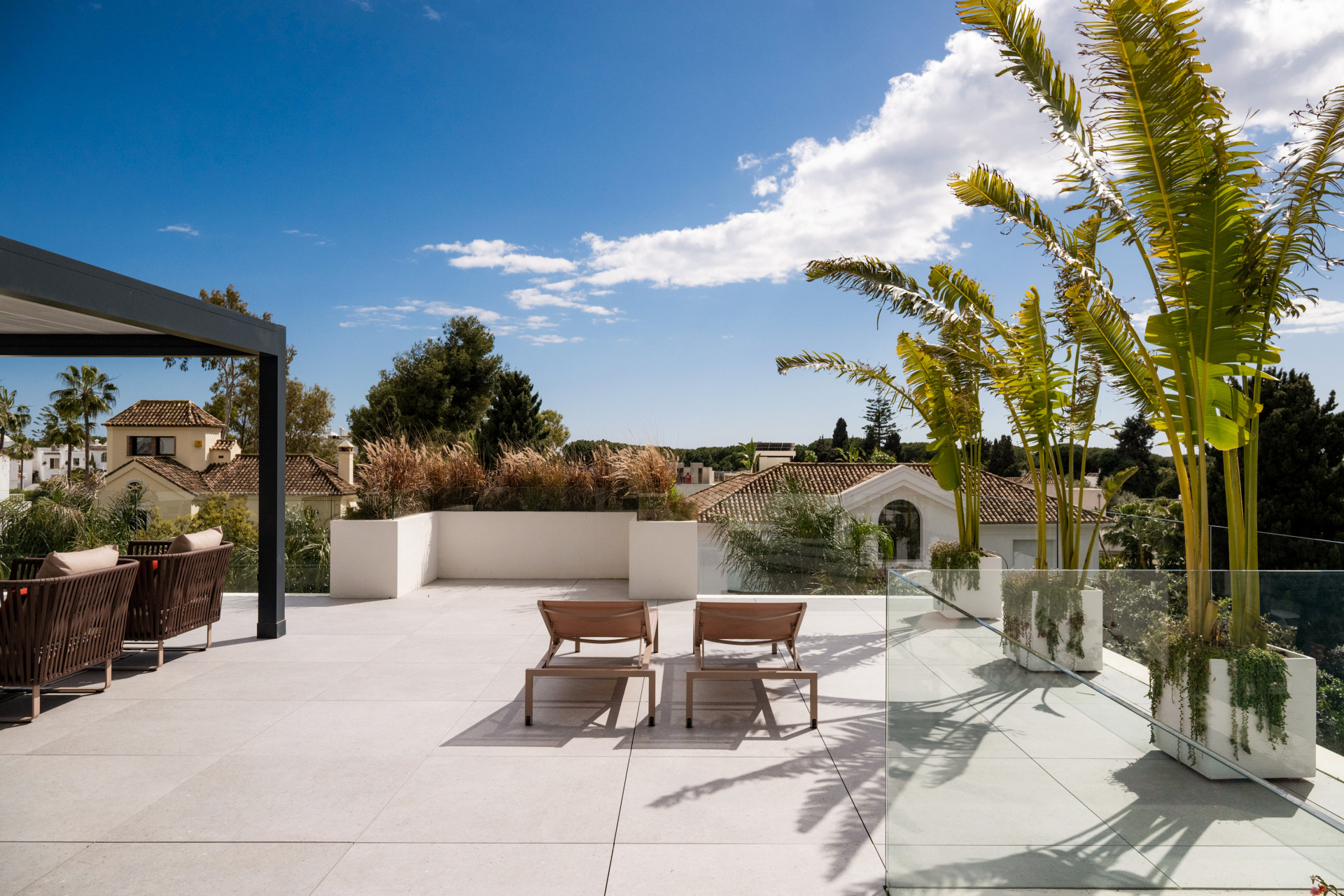luxo-estate-4 Marbella Golden Mile Marbella villa 5 Bedrooms