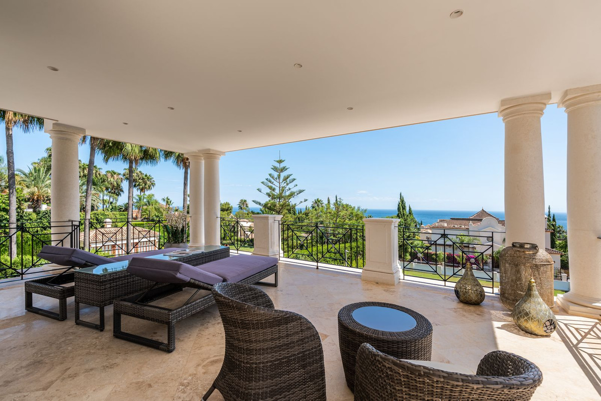 luxo-estate-4 Marbella Golden Mile Marbella villa 8 Bedrooms
