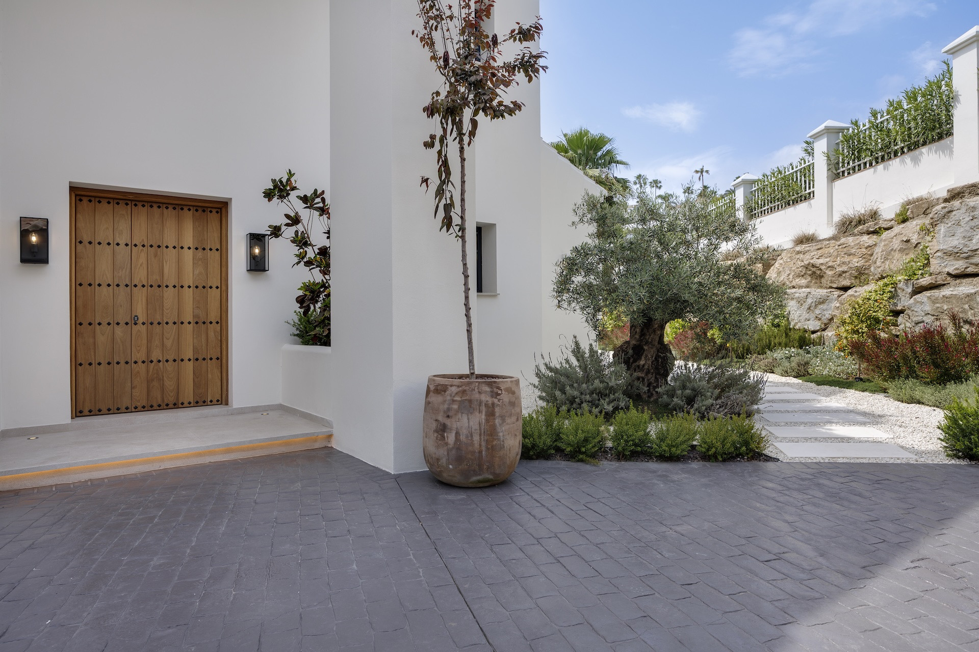 luxo-estate-4 La Alqueria Benahavis villa 4 Bedrooms