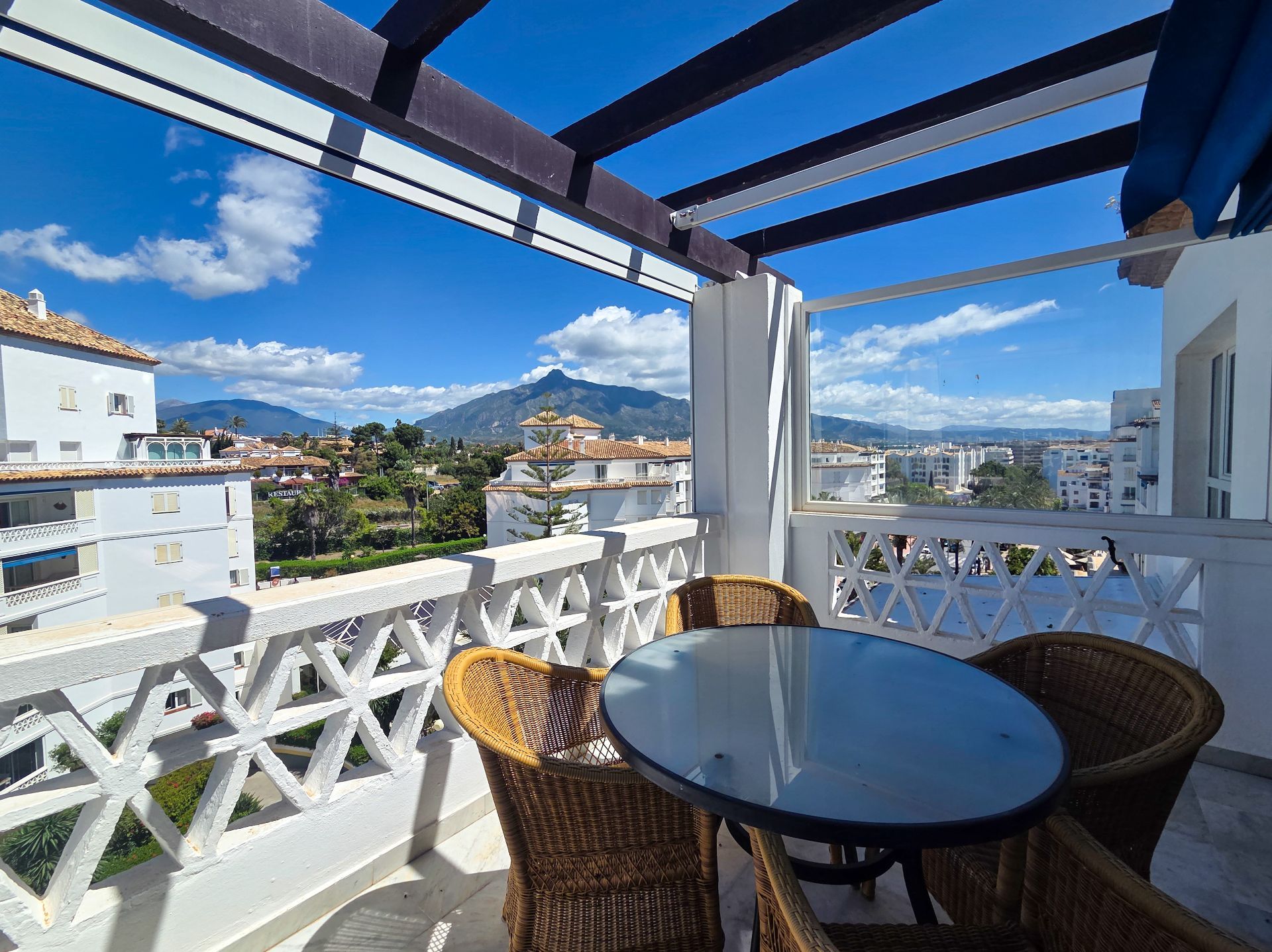 luxo-estate-4 Nueva Andalucia Marbella apartment 2 Bedrooms