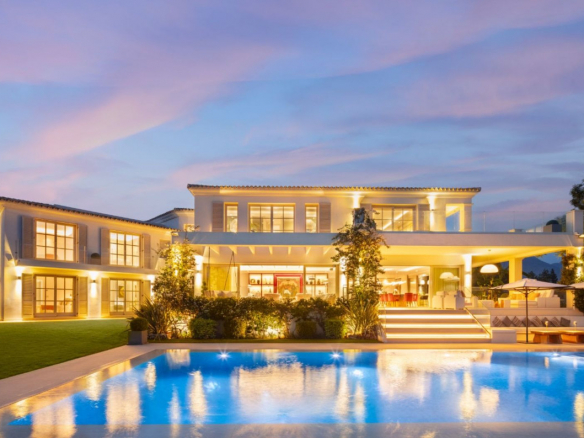 Nueva Andalucia Marbella villa 6 Bedrooms