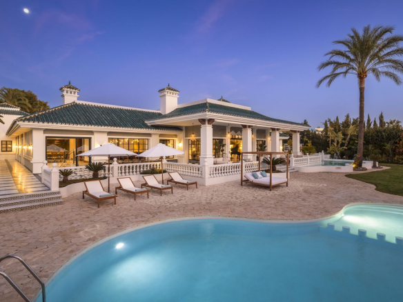 Nueva Andalucia Marbella villa 12 Bedrooms