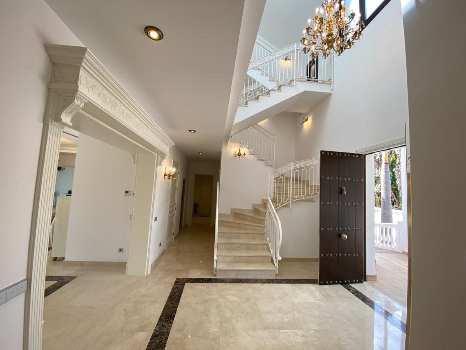luxo-estate-5 Estepona villa 6 Bedrooms