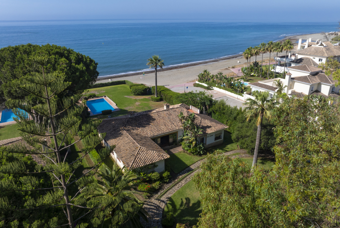 Estepona villa 5 Bedrooms