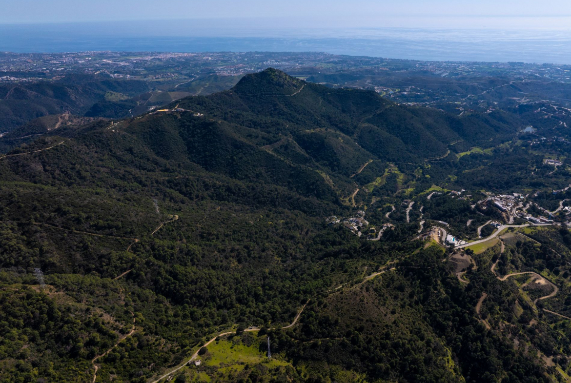 Monte Mayor Benahavis plot  Bedrooms