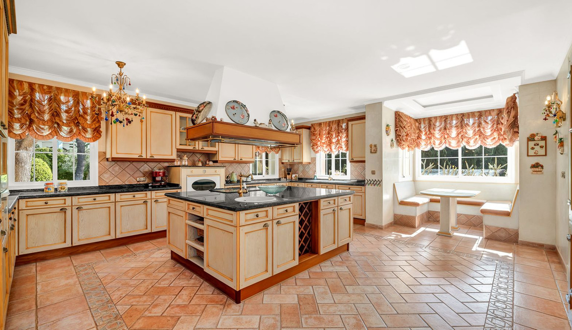 Sierra Blanca Marbella villa 6 Bedrooms