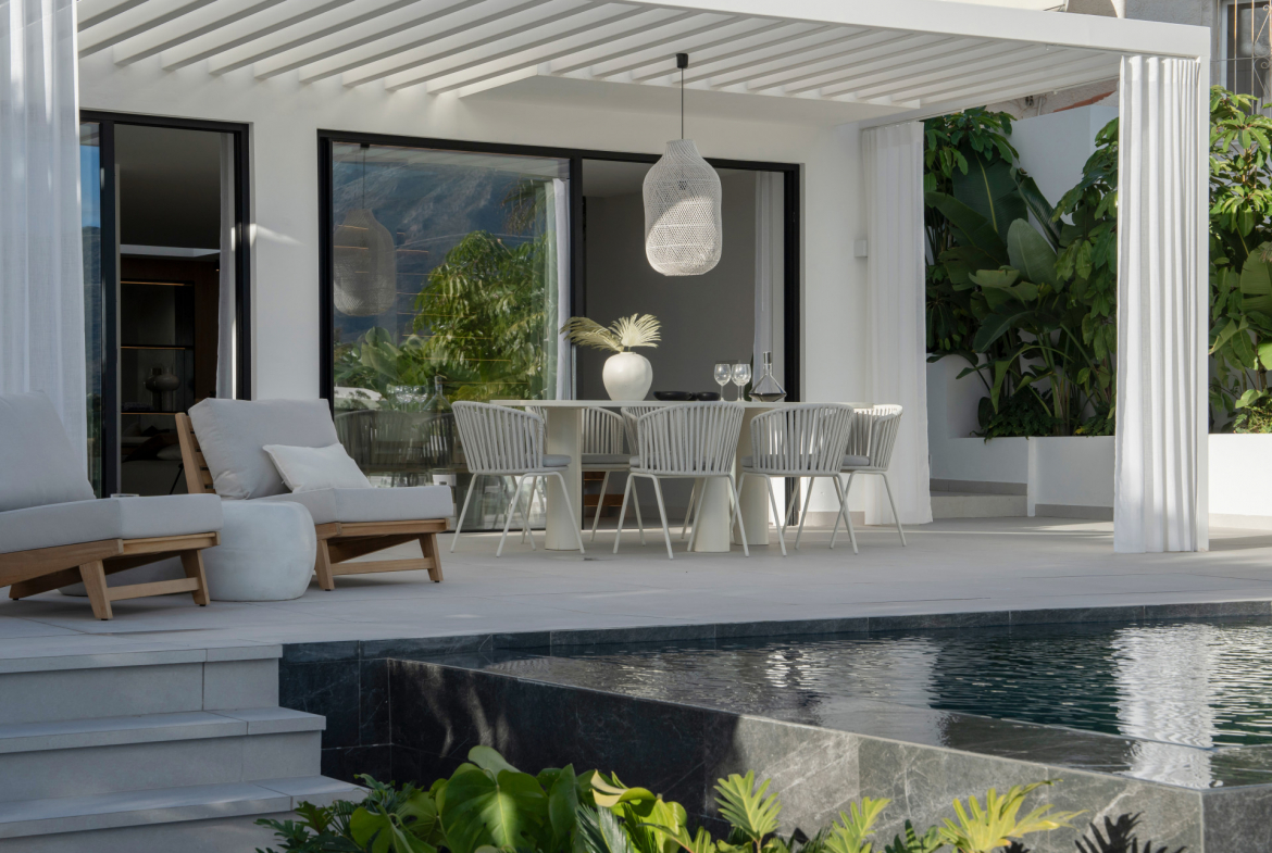 Nueva Andalucia Marbella villa 5 Bedrooms