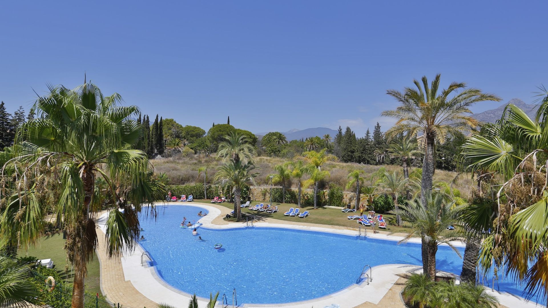 Nueva Andalucia Marbella penthouse 2 Bedrooms