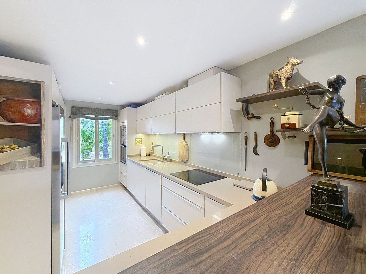 luxo-estate-5 Cancelada Estepona penthouse 3 Bedrooms