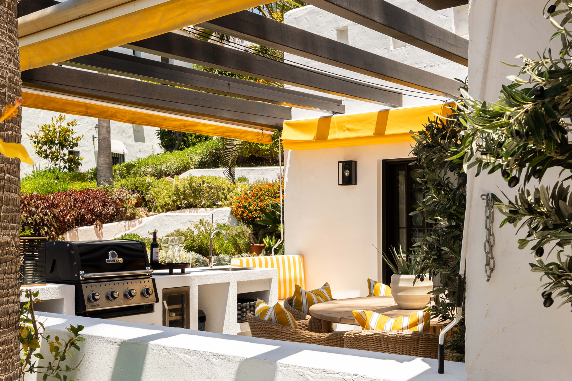 luxo-estate-5 Nueva Andalucia Marbella apartment 3 Bedrooms