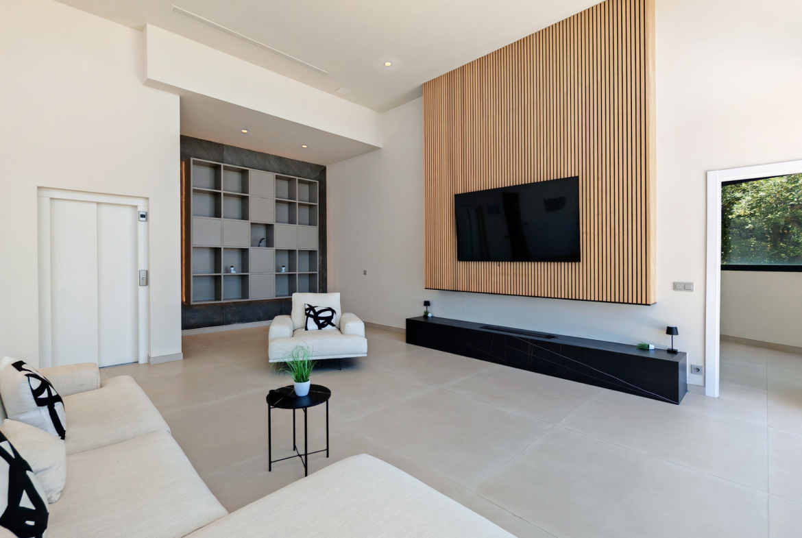Los Monteros Marbella villa 4 Bedrooms