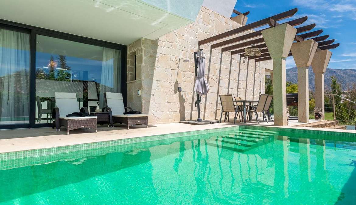 Nueva Andalucia Marbella villa 5 Bedrooms