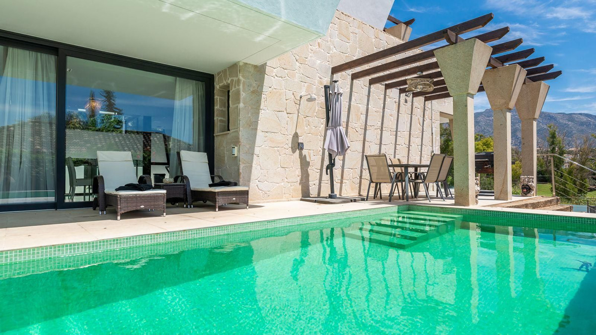 Nueva Andalucia Marbella villa 5 Bedrooms