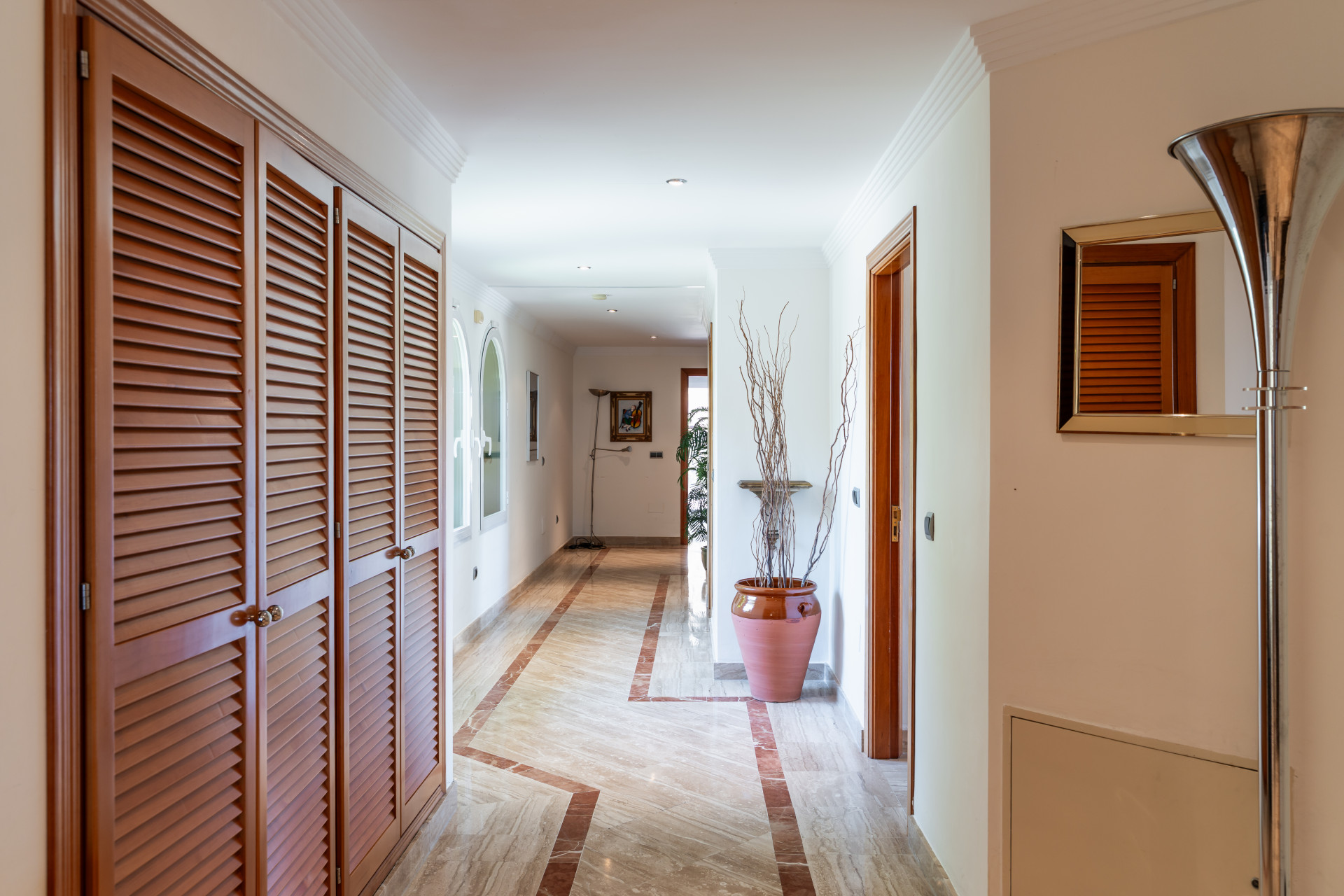 Los Almendros Benahavis villa 5 Bedrooms