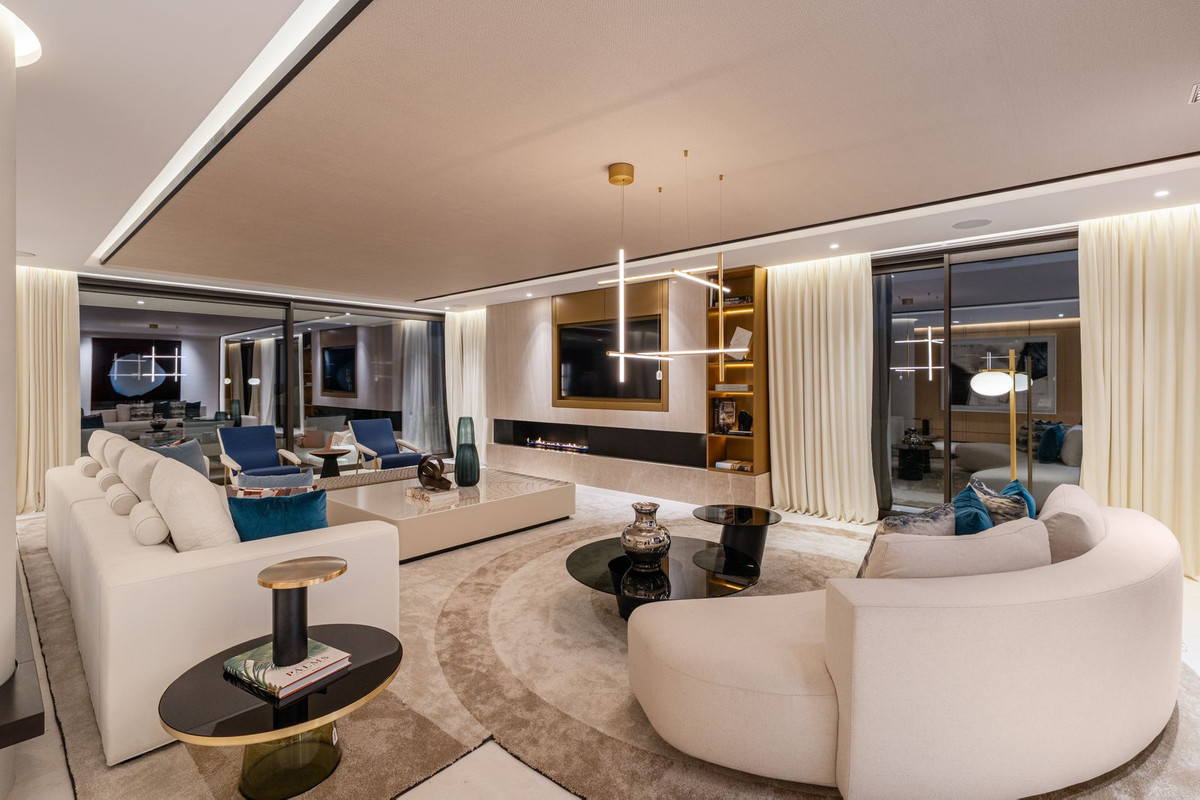 luxo-estate-5 Marbella Golden Mile Marbella villa 5 Bedrooms