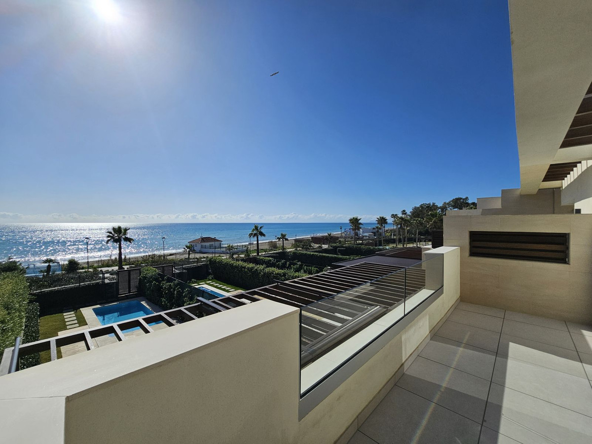 luxo-estate-5 New Golden Mile Estepona townhouse 4 Bedrooms
