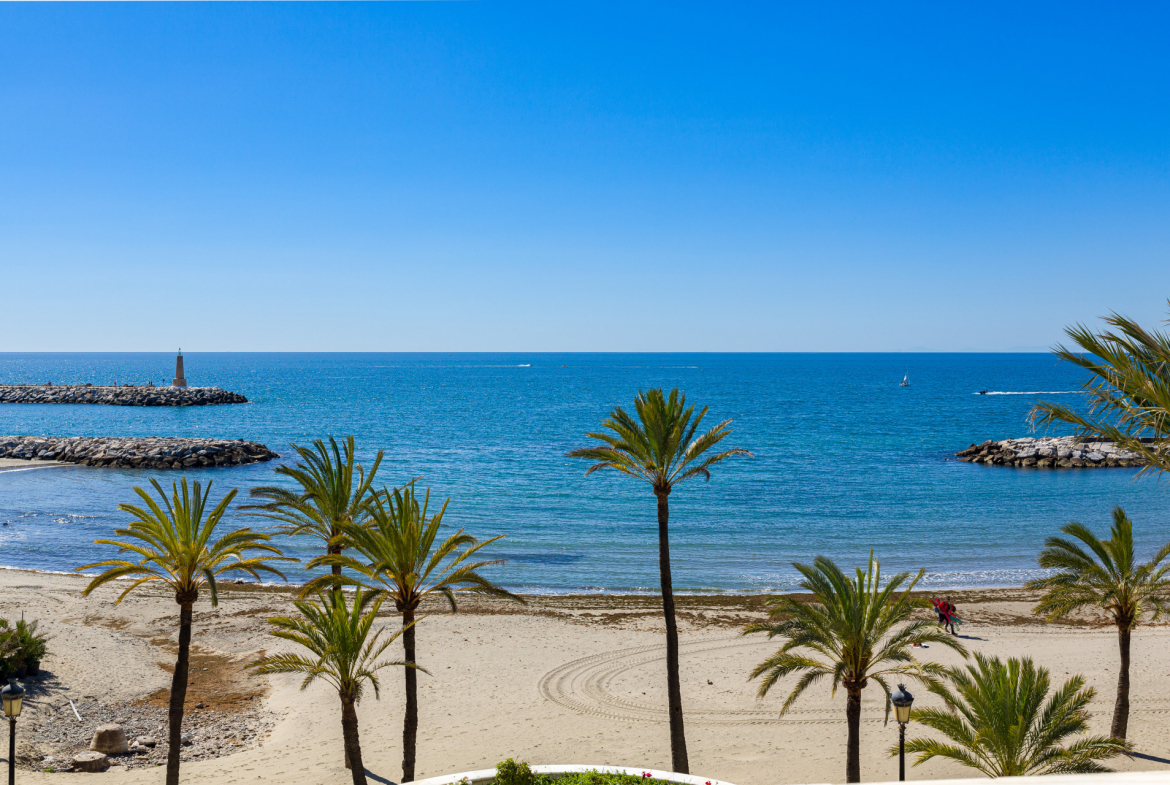 Puerto Banus Marbella apartment 4 Bedrooms