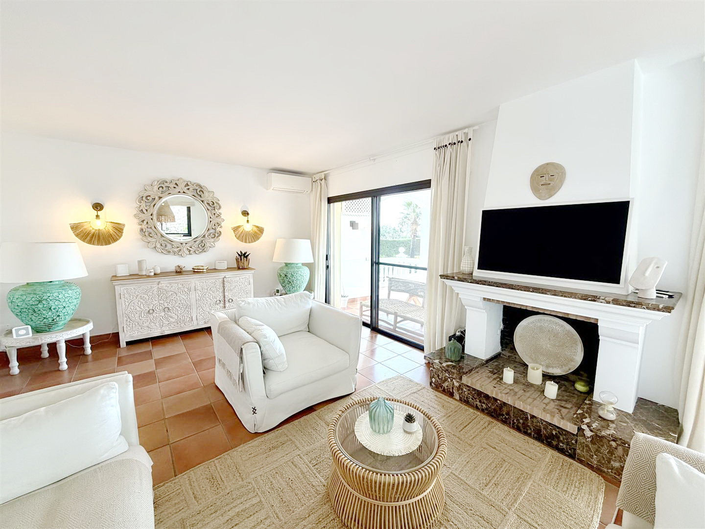 luxo-estate-5 Las Chapas Marbella villa 6 Bedrooms