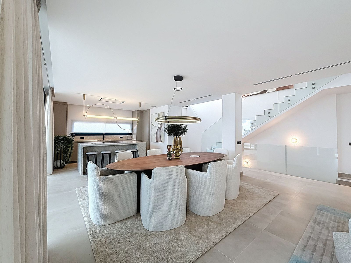Nagueles Marbella villa 5 Bedrooms