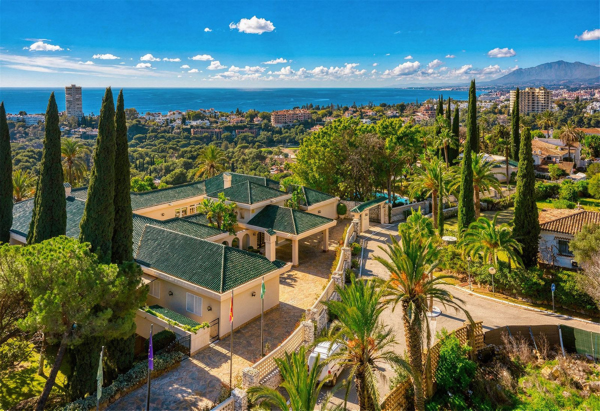 luxo-estate-5 Rio Real Marbella villa 10 Bedrooms
