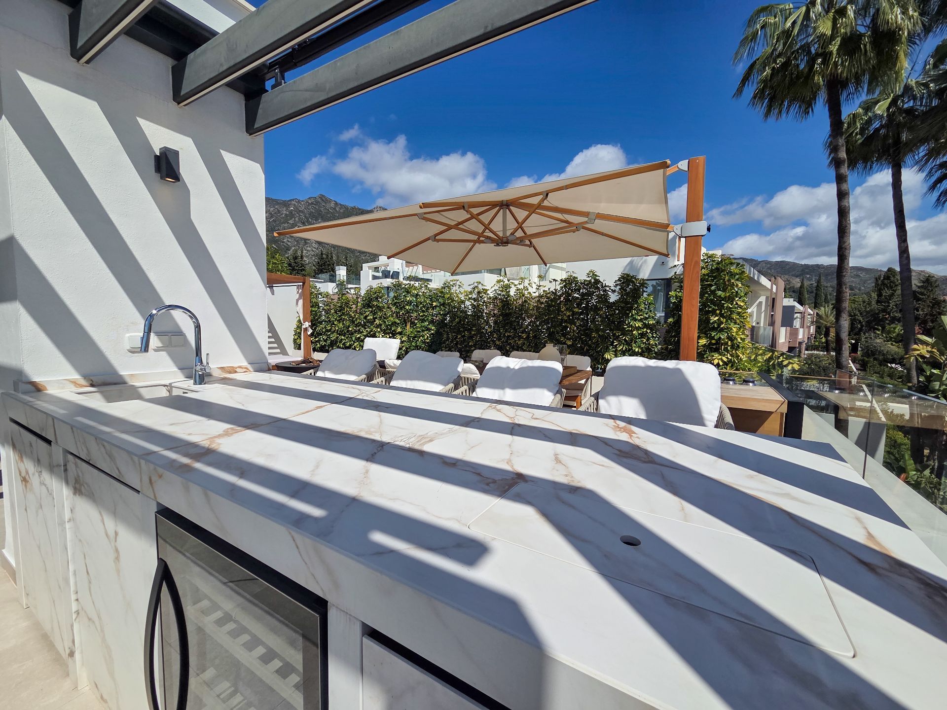 luxo-estate-5 Marbella Golden Mile Marbella villa 4 Bedrooms