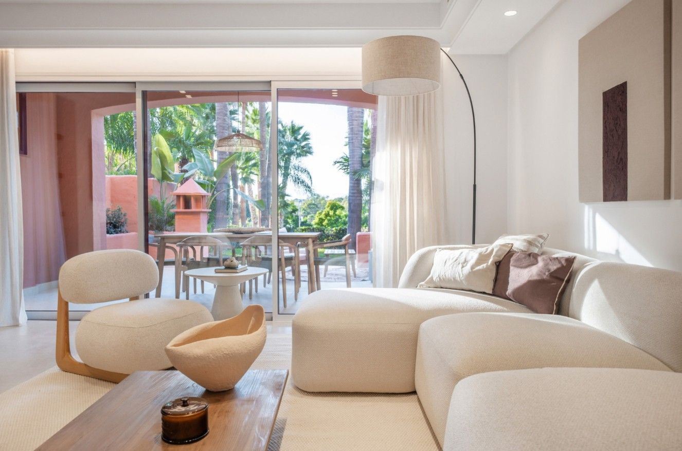luxo-estate-5 Marbella Golden Mile Marbella townhouse 4 Bedrooms