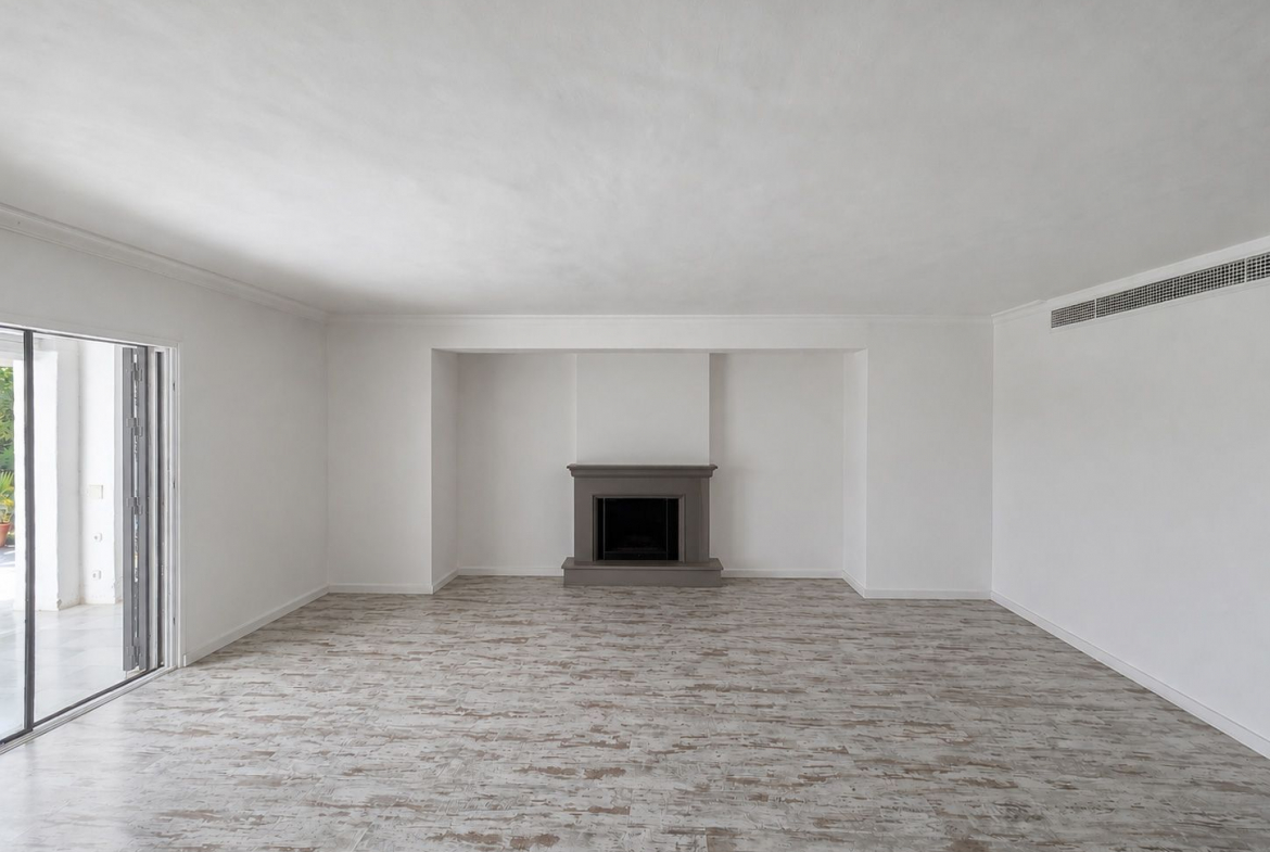 Nueva Andalucia Marbella townhouse 4 Bedrooms