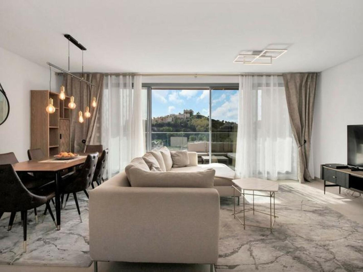 luxo-estate-5 La Quinta Benahavis penthouse 3 Bedrooms