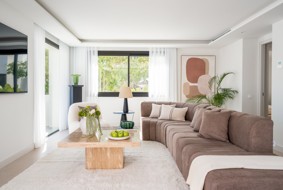 Nueva Andalucia Marbella villa 5 Bedrooms