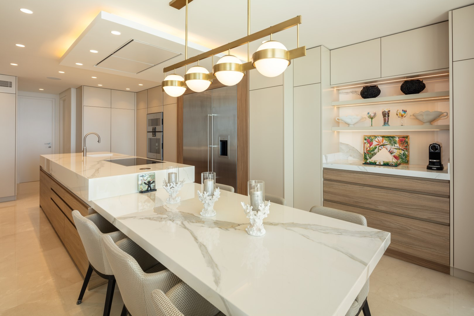 luxo-estate-5 Beachfront Duplex Penthouse for Sale in Puente Romano