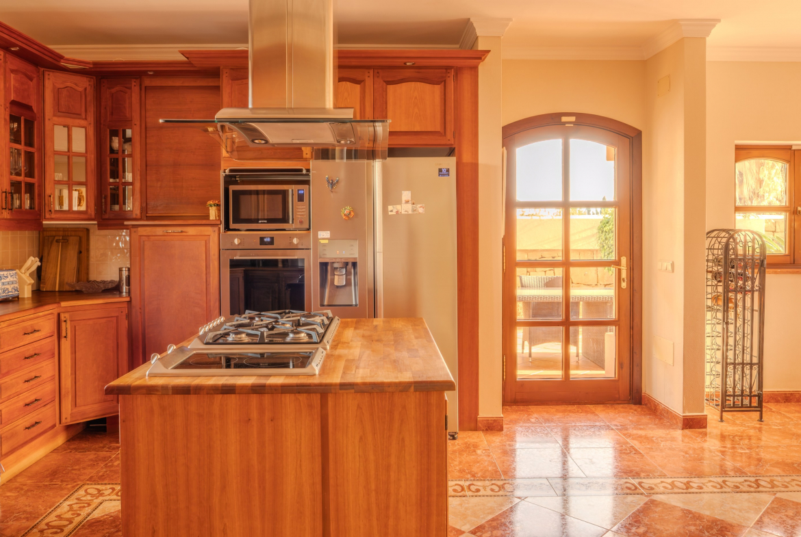 Nueva Andalucia Marbella villa 6 Bedrooms