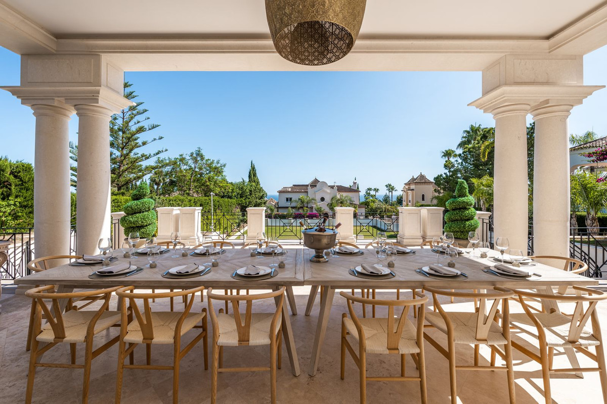 luxo-estate-5 Marbella Golden Mile Marbella villa 8 Bedrooms