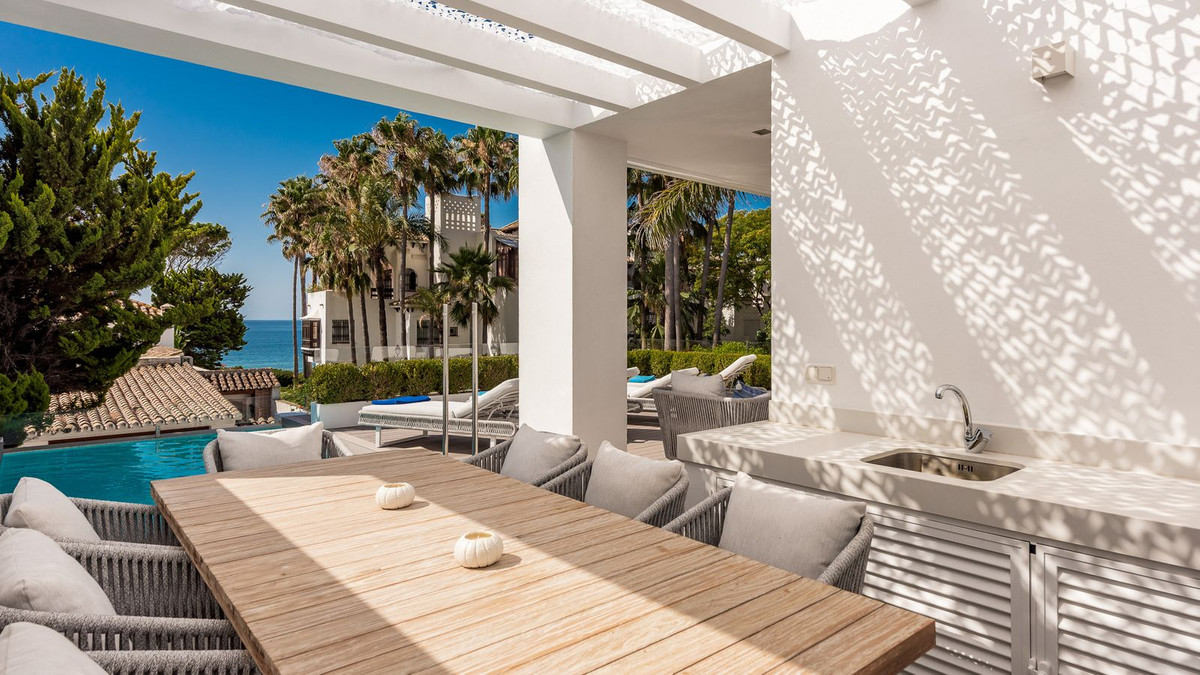 Marbella Golden Mile Marbella villa 4 Bedrooms