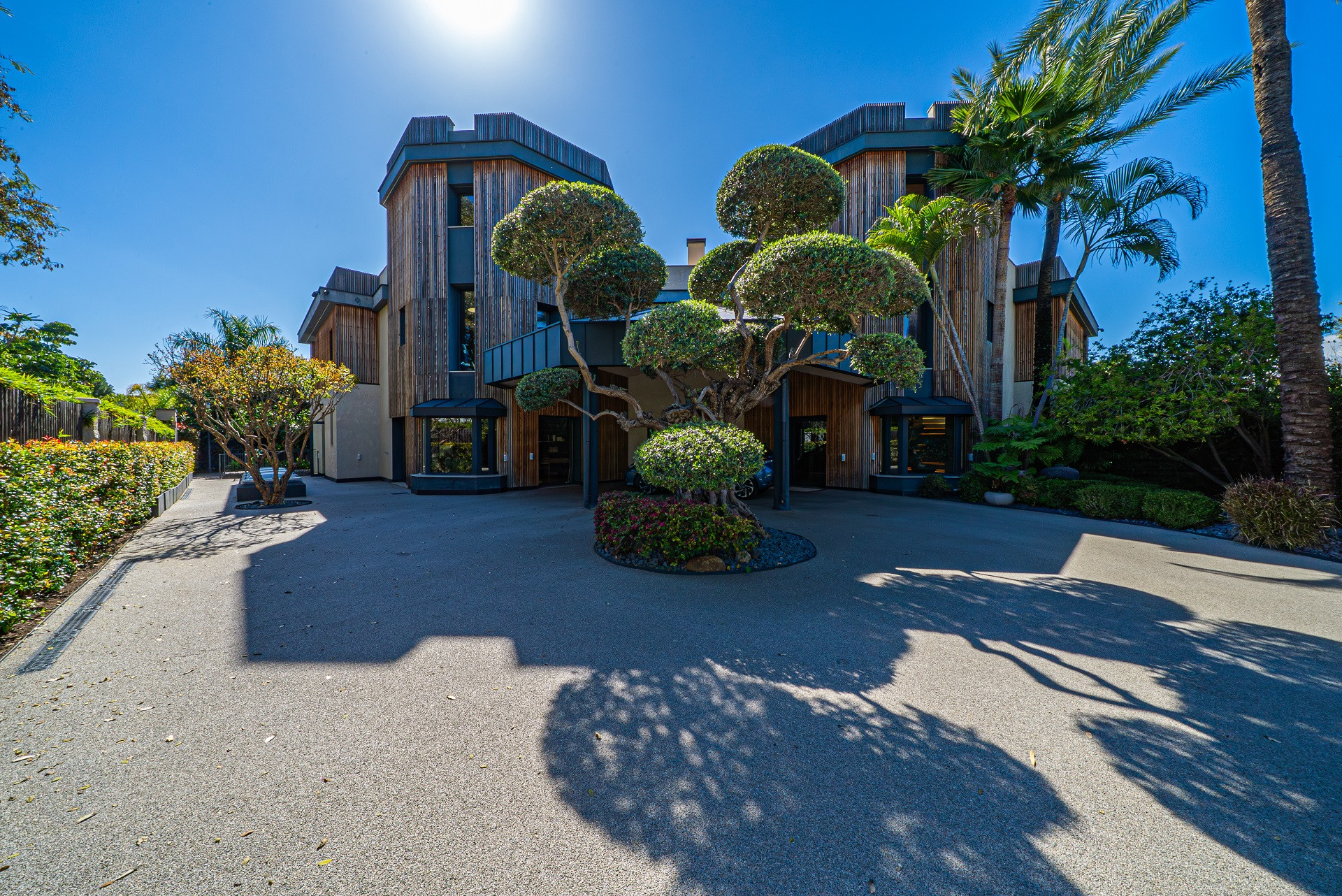 Luxury Frontline Golf Villa in Guadalmina Baja