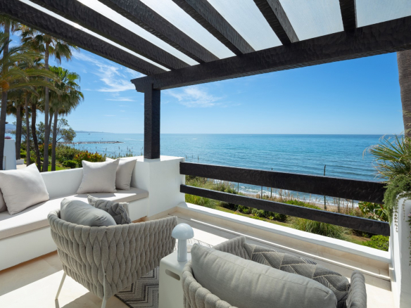 Beachfront Duplex Penthouse for Sale in Puente Romano