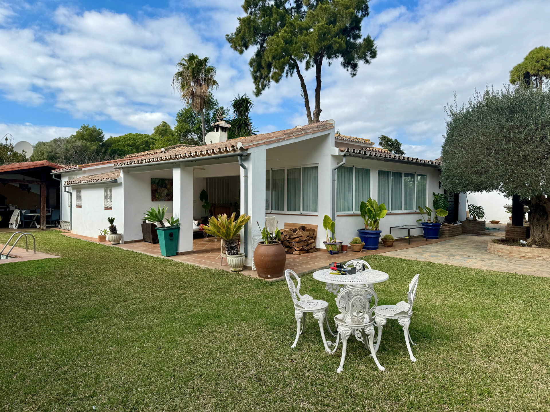 luxo-estate-6 San Pedro Alcantara villa 4 Bedrooms