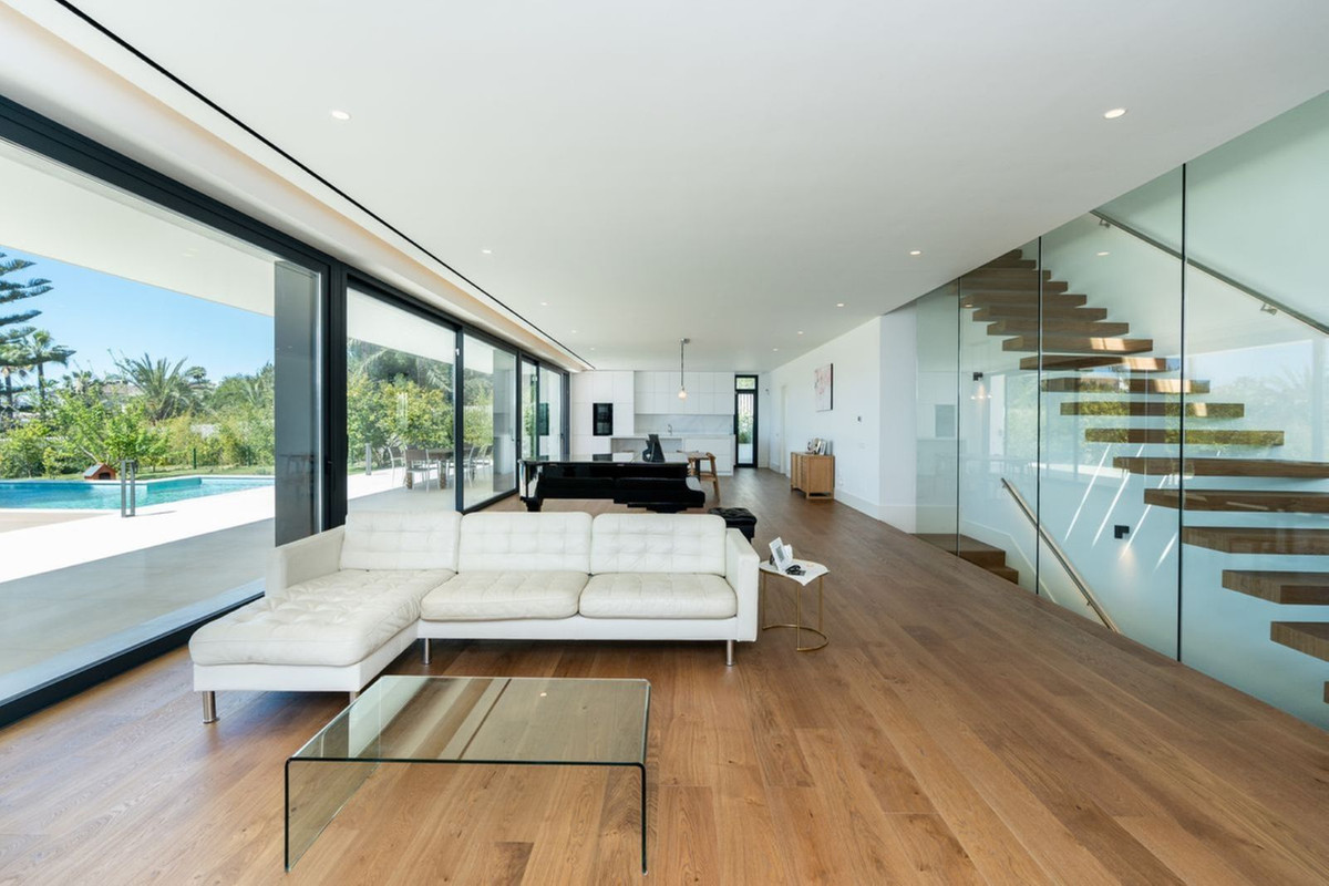 Marbesa Marbella villa 6 Bedrooms