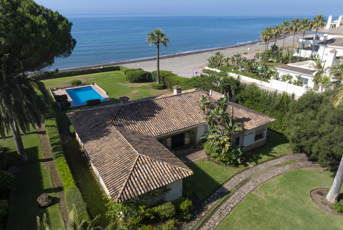 Estepona villa 5 Bedrooms